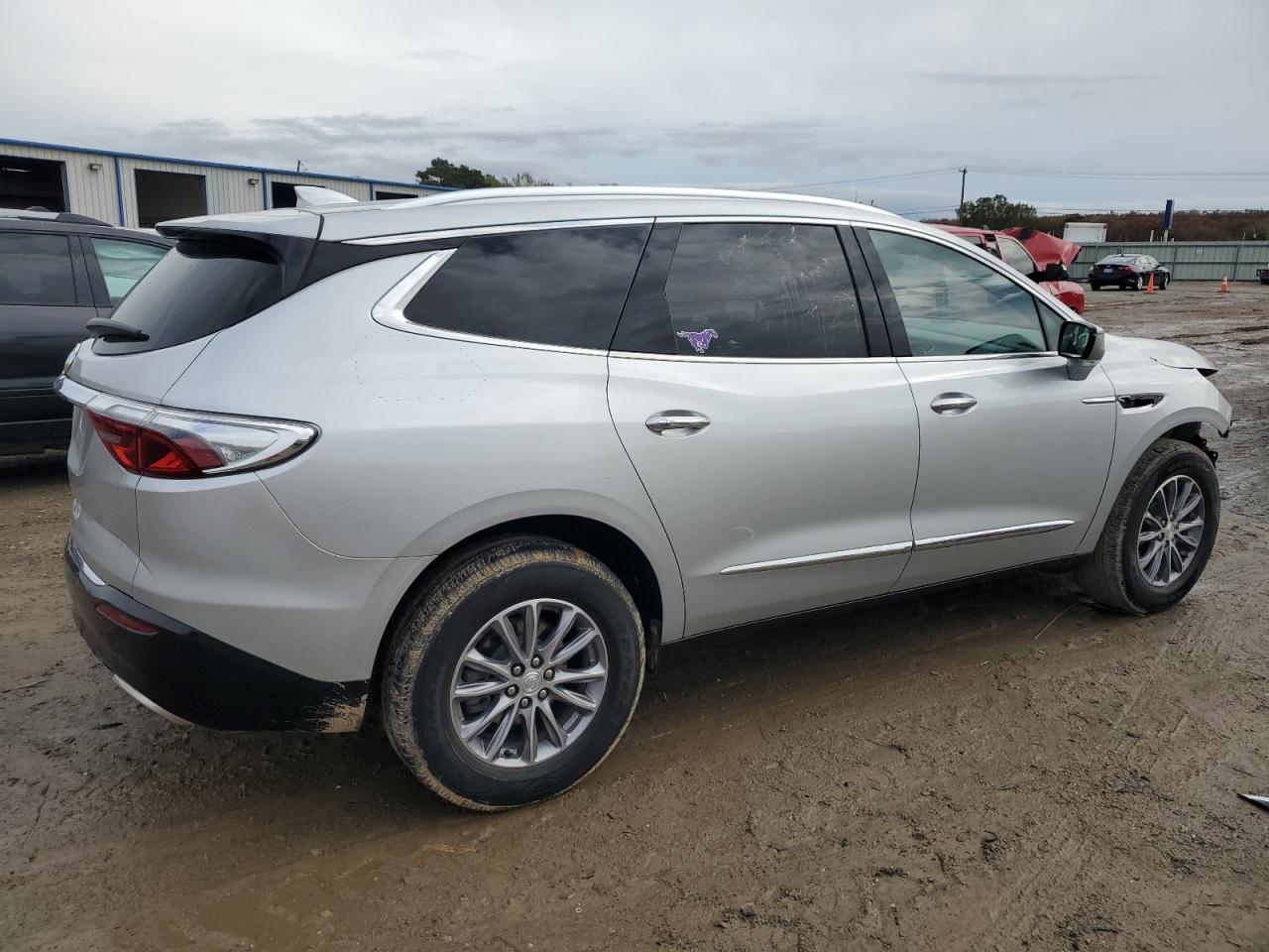 2022 Buick Enclave VIN 5GAERCKWXNJ123905 Copart auction photo, front end / minor dent/scratches damage thumbnail 3