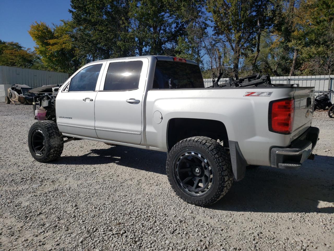 2015 Chevrolet Silverado VIN 3GCUKREC9FG534119 Copart auction photo, front end / minor dent/scratches damage thumbnail 2