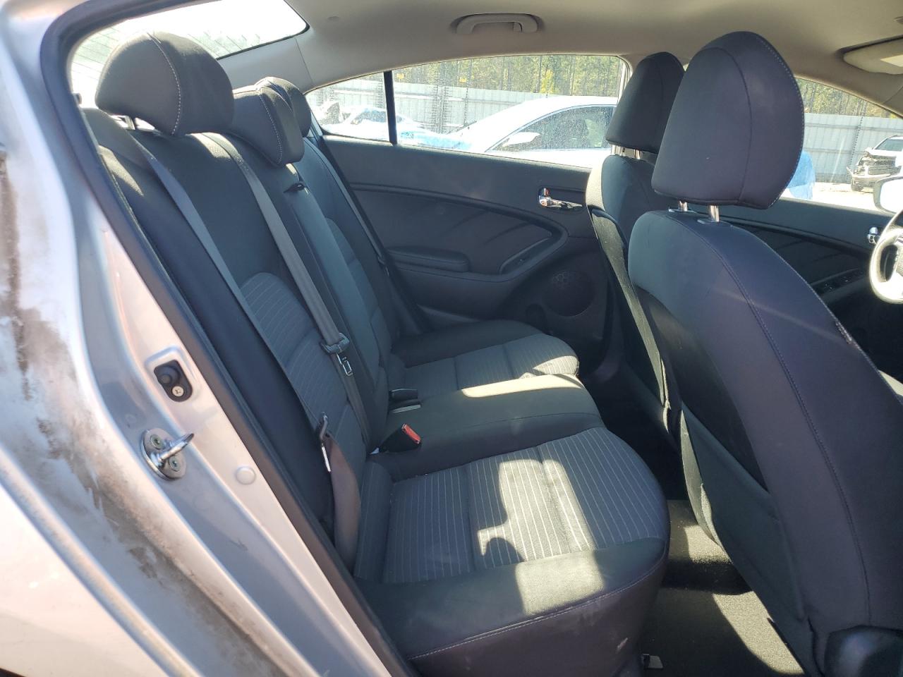 2015 KIA Forte VIN KNAFX4A63F5415208 Copart auction photo, side damage thumbnail 10