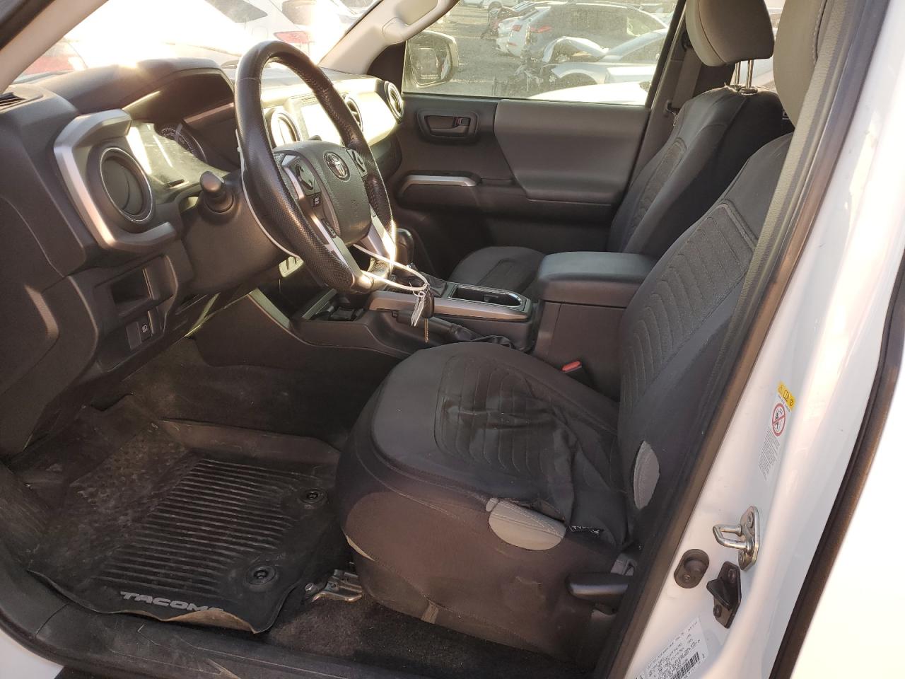 2019 Toyota Tacoma VIN 5TFSZ5AN4KX176730 Copart auction photo, all over damage thumbnail 7