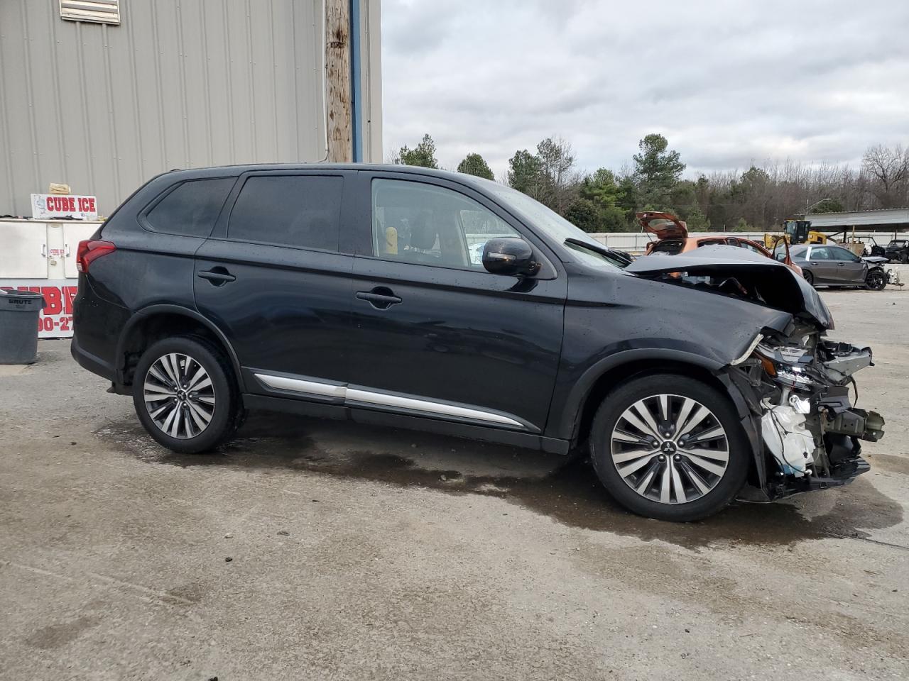 2020 Mitsubishi Outlander VIN JA4AD3A36LZ043853 Copart auction photo, front end / side damage thumbnail 4