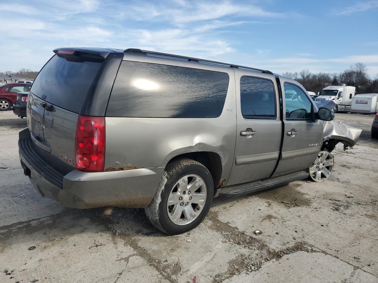 2007 GMC Yukon VIN 1GKFK16397R308502 Copart auction photo, front end / side damage thumbnail 3