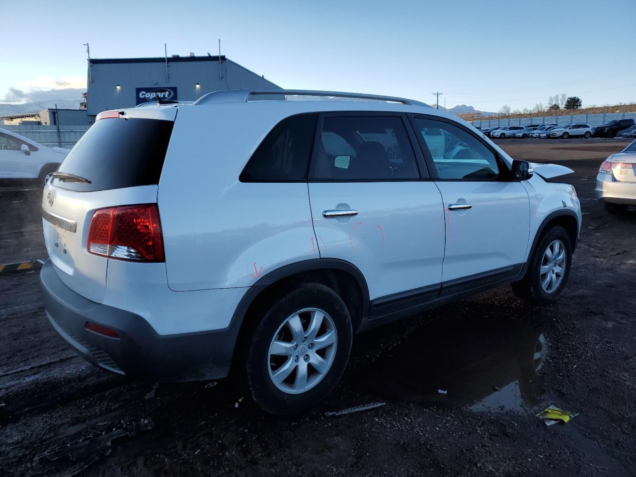 2011 KIA Sorento VIN 5XYKT4A2XBG117203 Copart auction photo, front end damage thumbnail 3