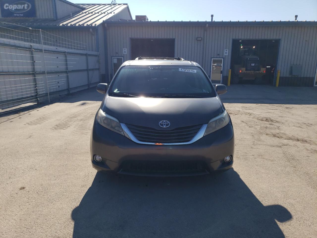 2016 Toyota Sienna VIN 5TDYK3DC8GS718115 Copart auction photo, side / minor dent/scratches damage thumbnail 5