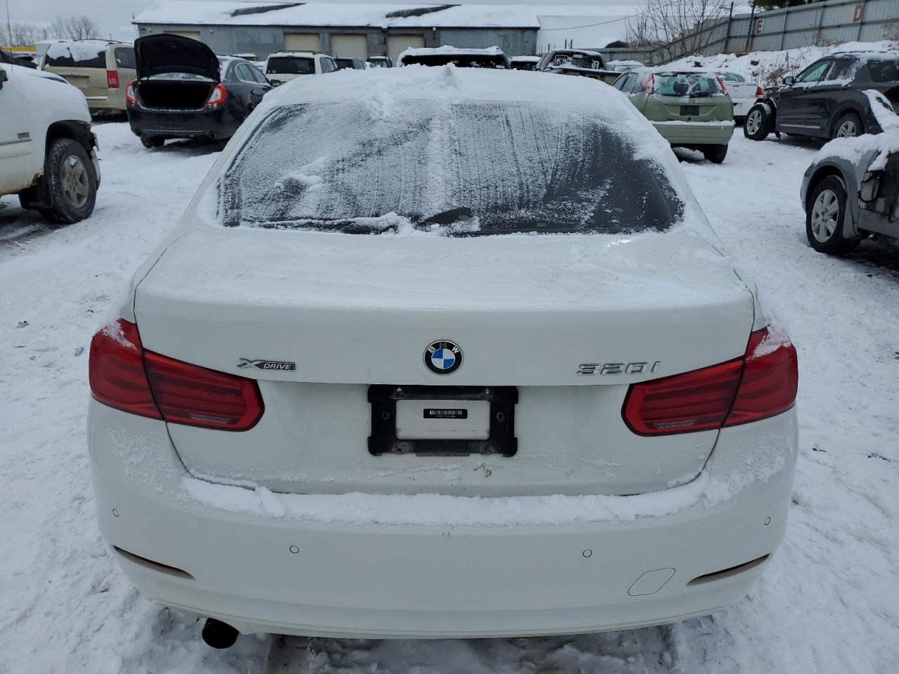 2016 BMW 3er VIN WBA8A3C50GK690806 Copart auction photo, front end / minor dent/scratches damage thumbnail 6