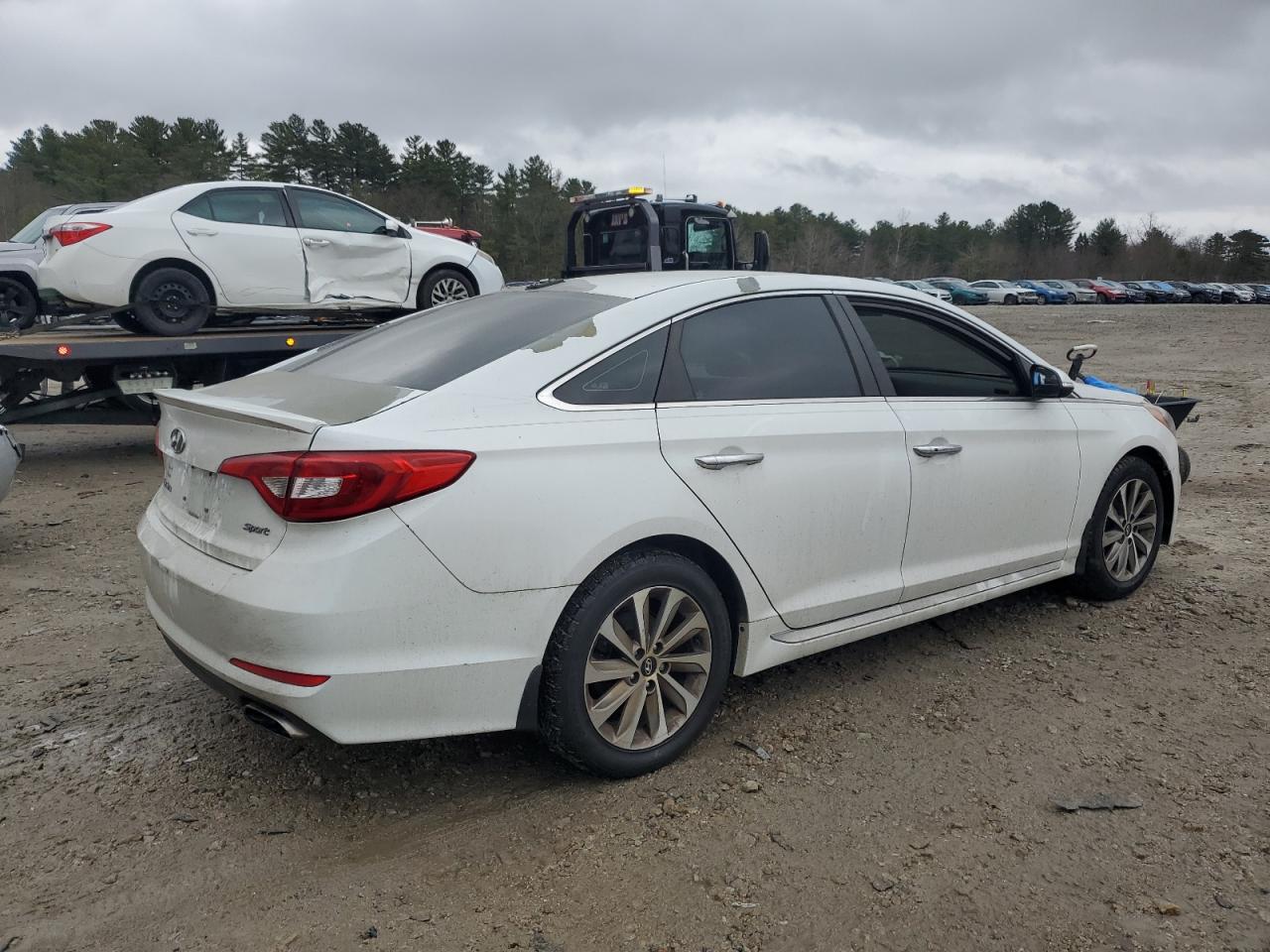 2015 Hyundai Sonata VIN 5NPE34AF8FH156354 Copart auction photo, minor dent/scratches damage thumbnail 3