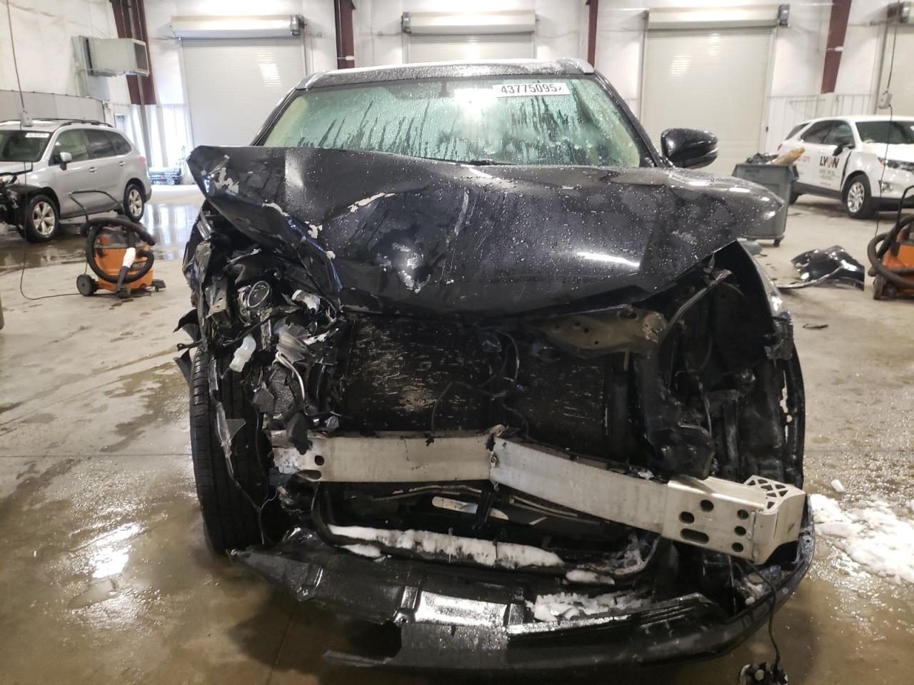 2015 Toyota Highlander VIN 5TDJKRFH0FS143438 Copart auction photo, front end / side damage thumbnail 5