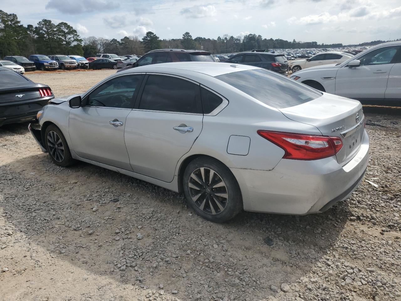 2017 Nissan Altima VIN 1N4AL3AP2HC141774 Copart auction photo, front end damage thumbnail 2