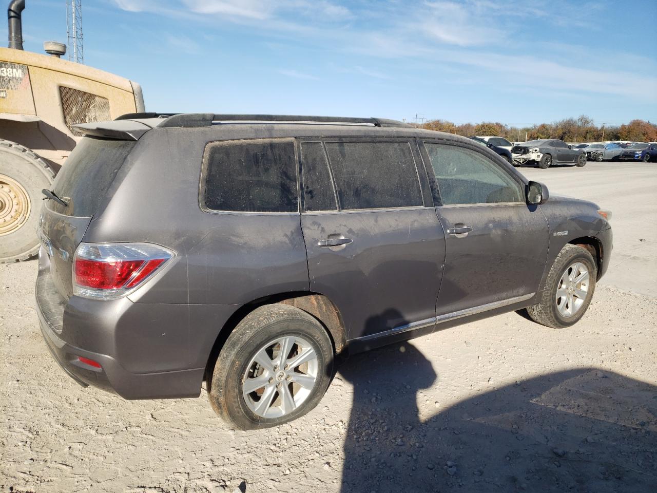 2011 Toyota Highlander VIN JTEBC3EH5B2002863 Copart auction photo, mechanical / minor dent/scratches damage thumbnail 3