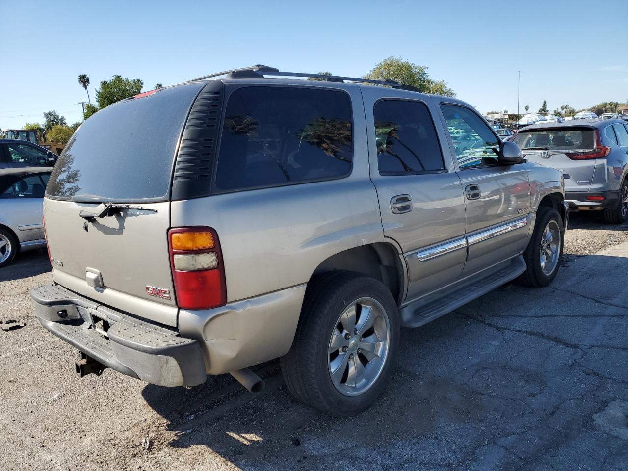 2003 GMC Yukon VIN 1GKEC13T93R217026 Copart auction photo, minor dent/scratches / minor dent/scratches damage thumbnail 3