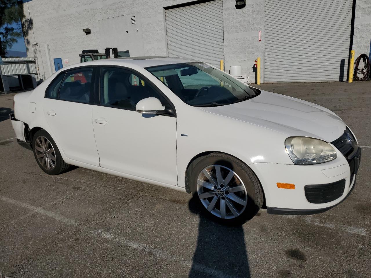 2010 Volkswagen Jetta VIN 3VWRA7AJ1AM050485 Copart auction photo, rear end / side damage thumbnail 4