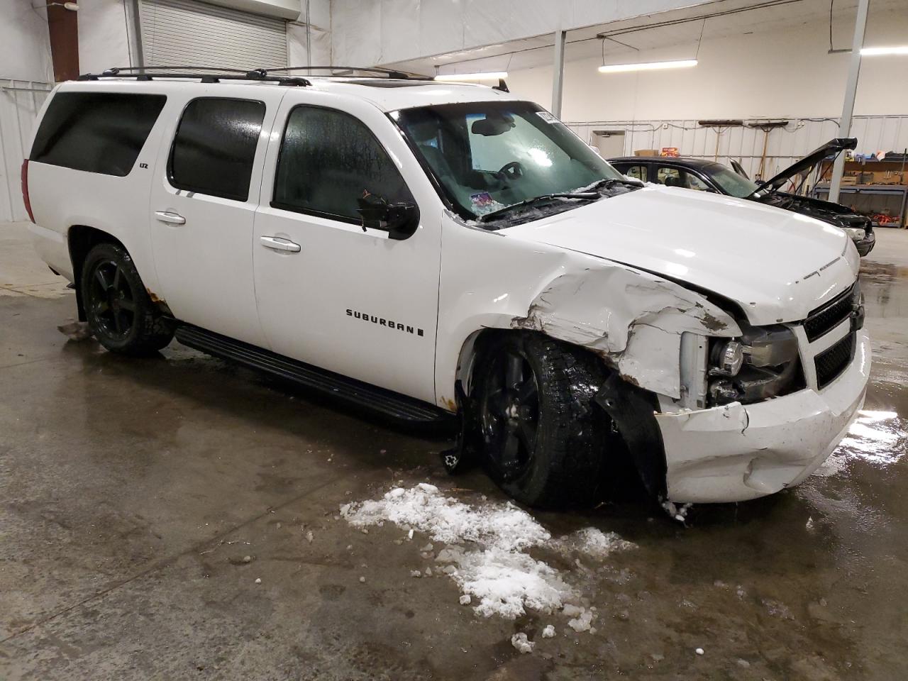 2007 Chevrolet Suburban VIN 1GNFK16337J187502 Copart auction photo, front end / side damage thumbnail 4