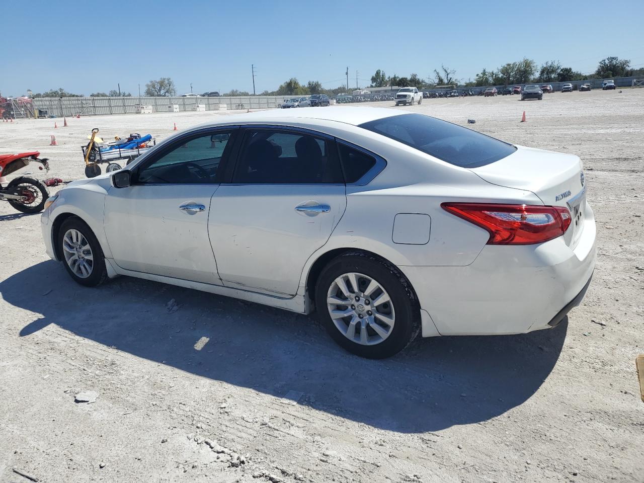 2016 Nissan Altima VIN 1N4AL3AP0GN380548 Copart auction photo, front end damage thumbnail 2