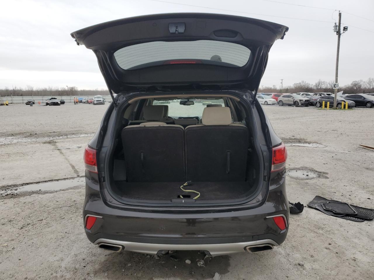 2017 Hyundai Santa Fe VIN KM8SM4HFXHU166250 Copart auction photo, vandalism damage thumbnail 6