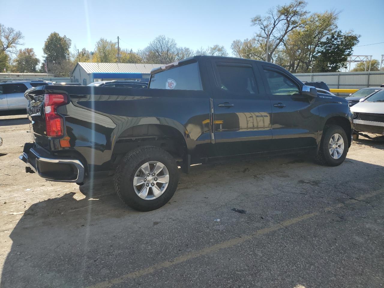 2022 Chevrolet Silverado VIN 1GCUYDED2NZ122746 Copart auction photo, front end damage thumbnail 3