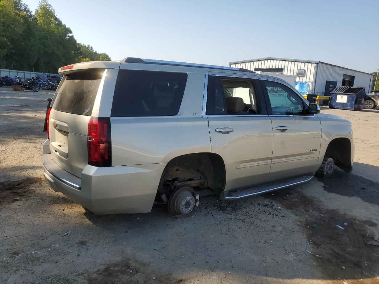 2016 Chevrolet Tahoe VIN 1GNSCCKC7GR423924 Copart auction photo, vandalism / stripped damage thumbnail 3