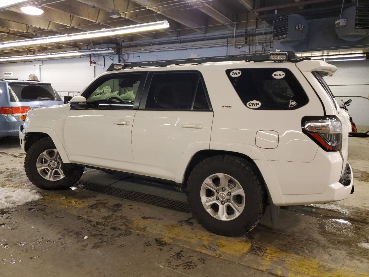 2020 Toyota 4Runner VIN JTEBU5JRXL5748135 Copart auction photo, rear end / front end damage thumbnail 2