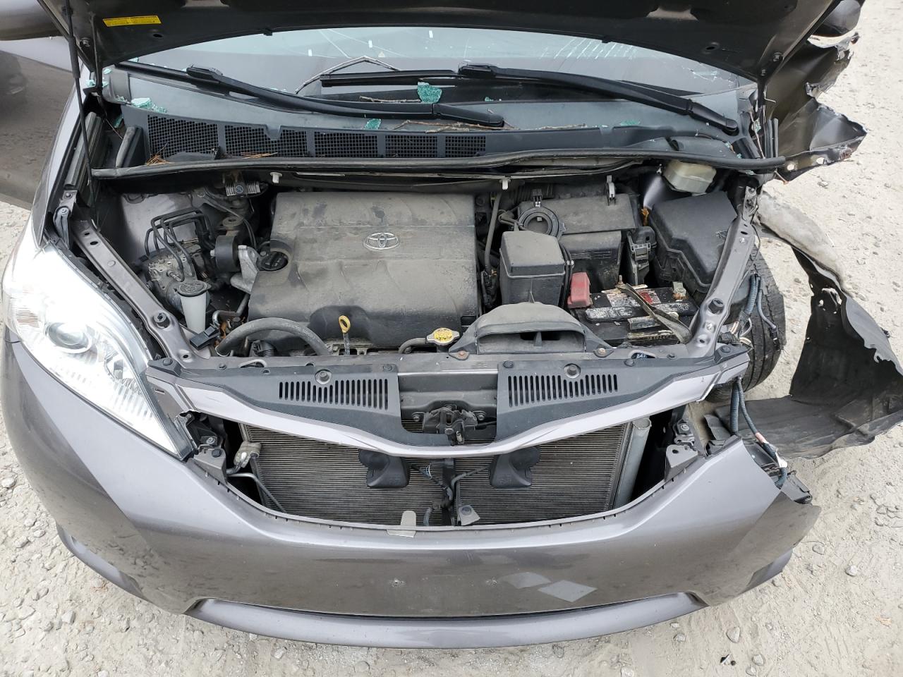 2015 Toyota Sienna VIN 5TDKK3DC2FS687240 Copart auction photo, all over / undercarriage damage thumbnail 12