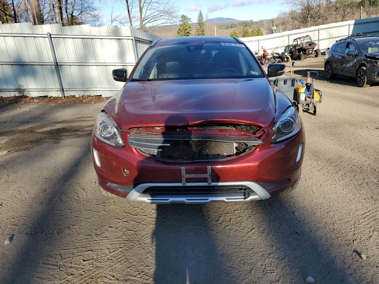 2017 Volvo XC60 VIN YV449MRR4H2071439 Copart auction photo, front end / minor dent/scratches damage thumbnail 5