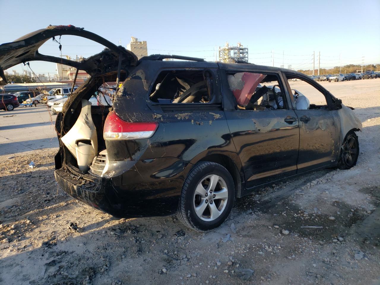 2013 Toyota Sienna VIN 5TDKK3DC3DS331344 Copart auction photo, burn damage thumbnail 3