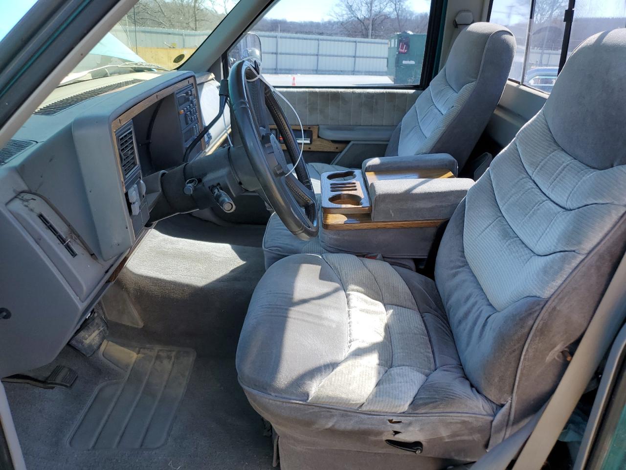 1993 Chevrolet GMT-400 VIN 1GBDC14K5PZ181827 Copart auction photo, side / front end damage thumbnail 7