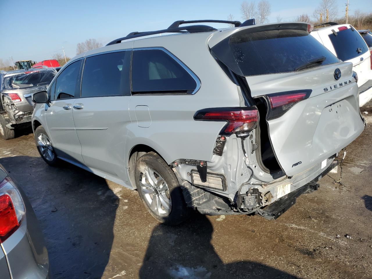 2022 Toyota Sienna VIN 5TDASKFC5NS047766 Copart auction photo, rear end damage thumbnail 2