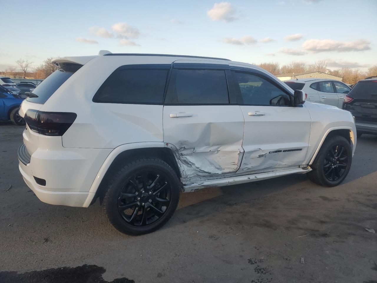 2020 Jeep Grand Cherokee VIN 1C4RJFAG3LC299683 Copart auction photo, side / mechanical damage thumbnail 3