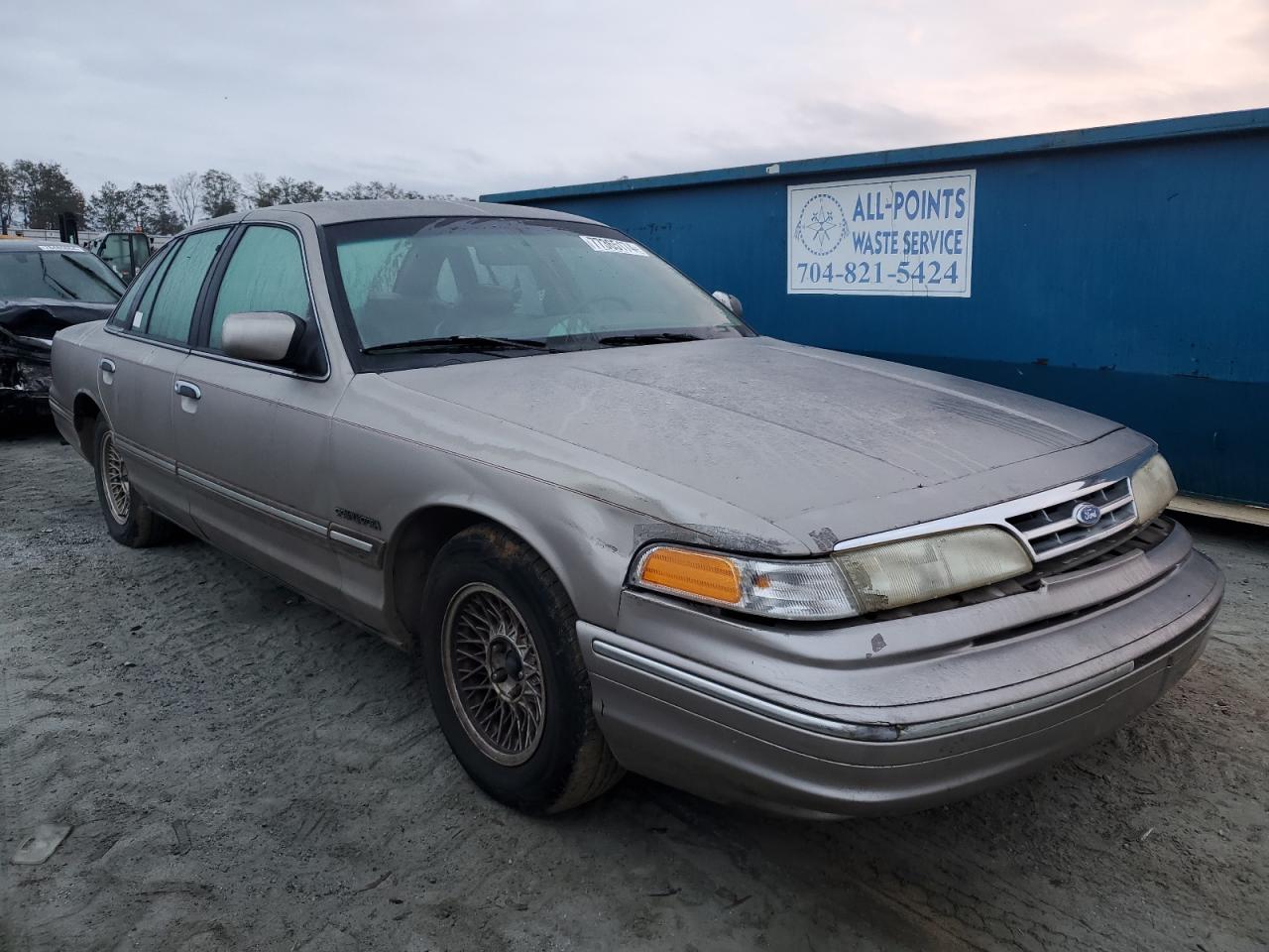 1995 Ford Crown Victoria VIN 2FALP74W2SX109926 Copart auction photo, front end / side damage thumbnail 4