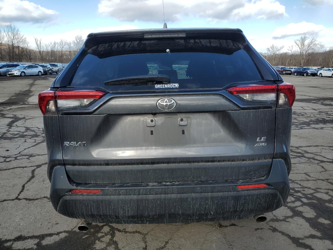 2022 Toyota RAV 4 VIN 2T3F1RFV8NC268118 Copart auction photo, front end / minor dent/scratches damage thumbnail 6