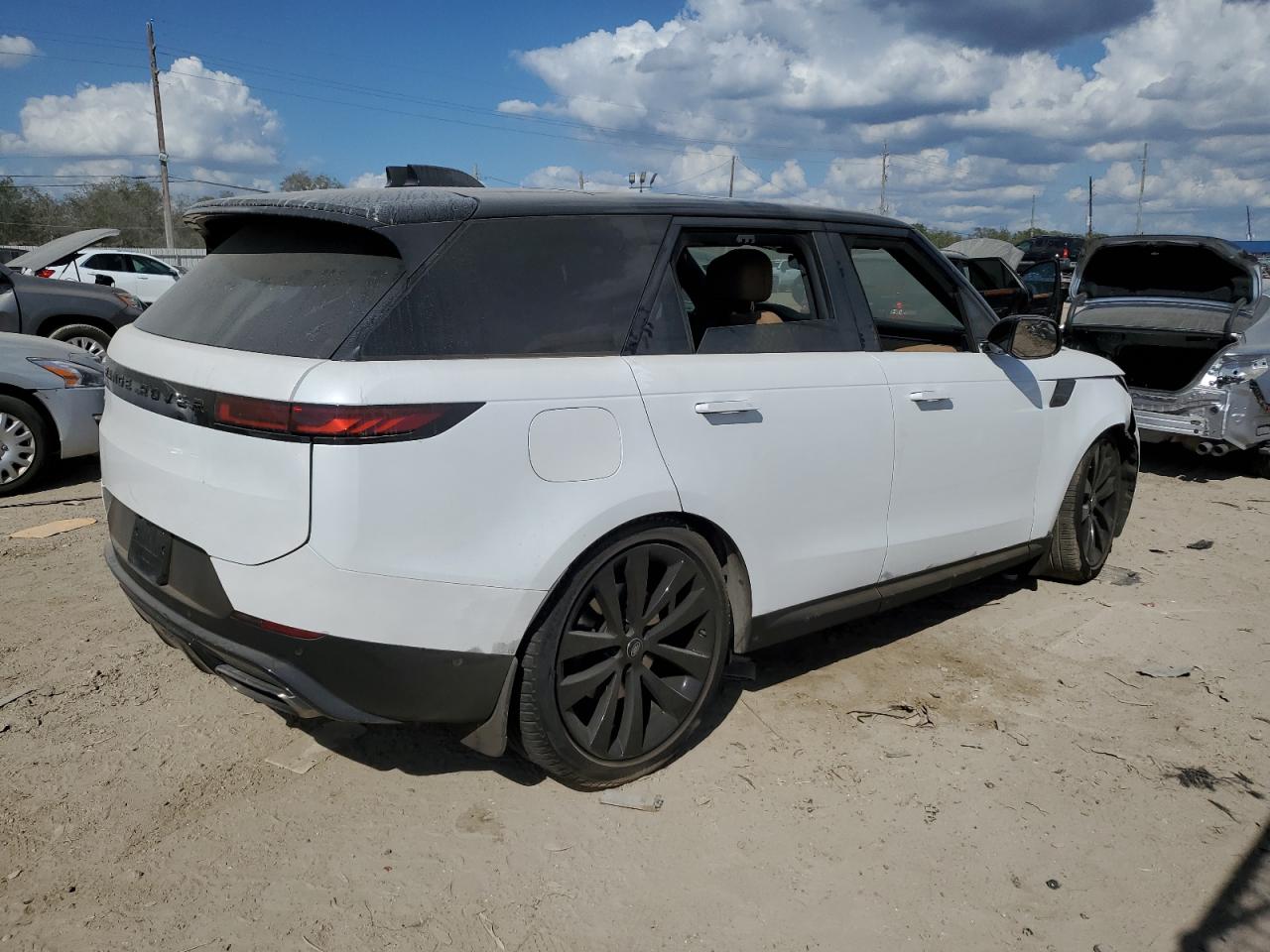 2024 Land Rover Range Rover VIN SAL1P9EU1RA400858 Copart auction photo, front end damage thumbnail 3