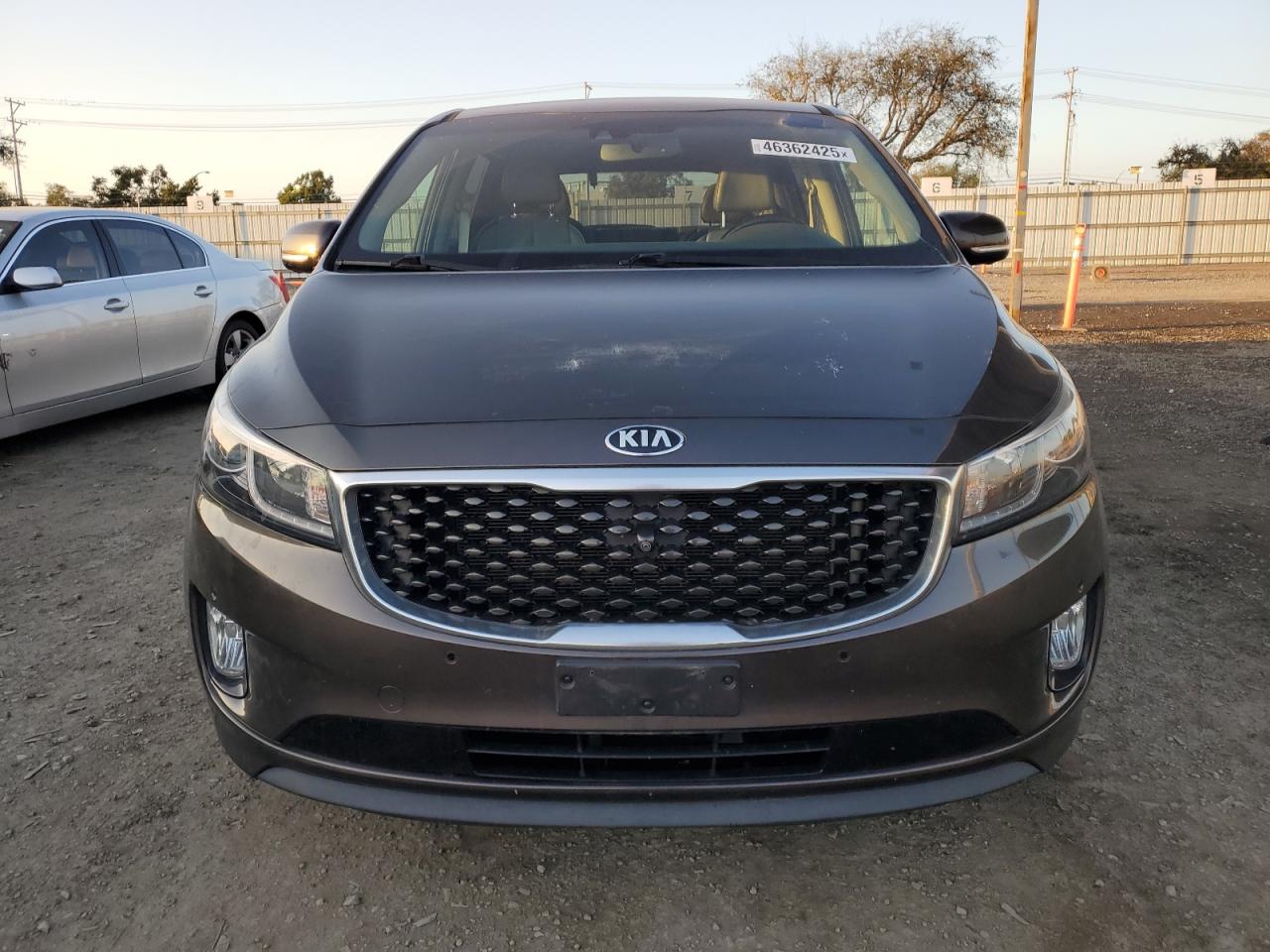 2016 KIA Sedona VIN KNDMC5C14G6159251 Copart auction photo, minor dent/scratches damage thumbnail 5