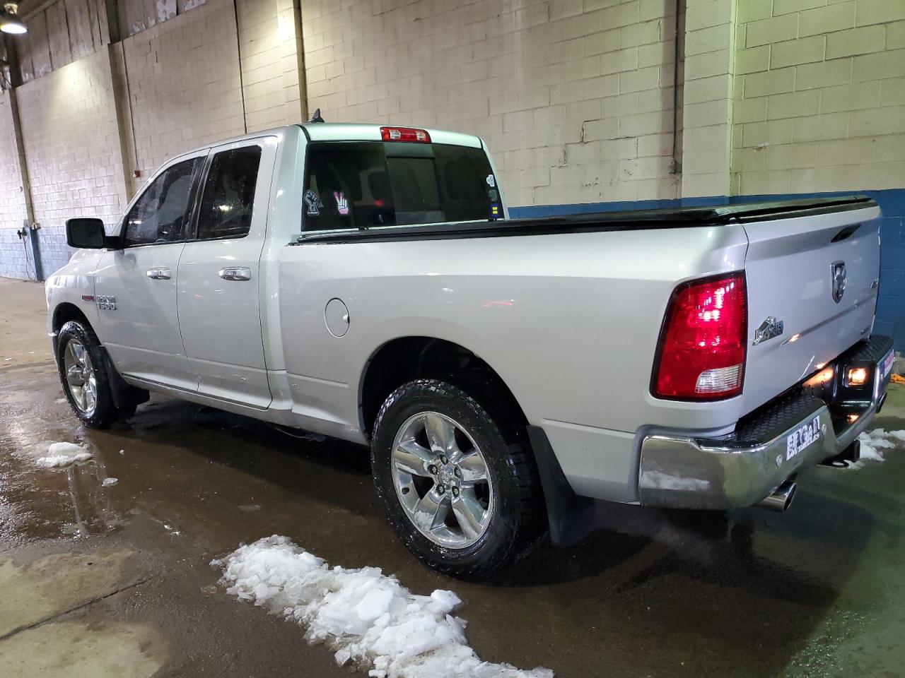 2015 RAM 1500 VIN 1C6RR7GM9FS572235 Copart auction photo, minor dent/scratches / mechanical damage thumbnail 2