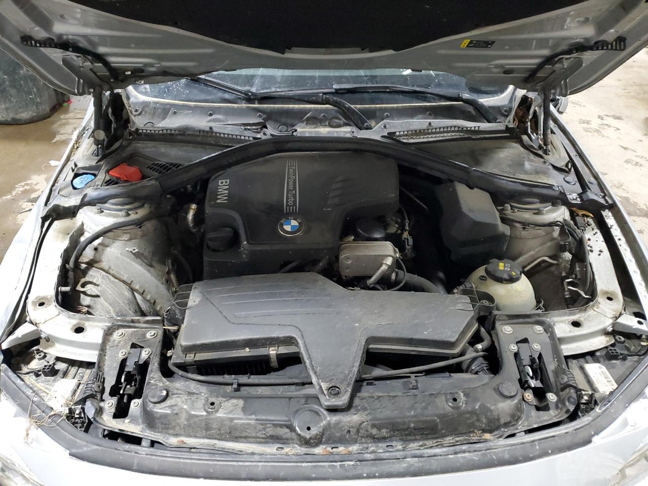2018 BMW 3er VIN WBA8E5G50JNV02124 Copart auction photo, rollover damage thumbnail 11