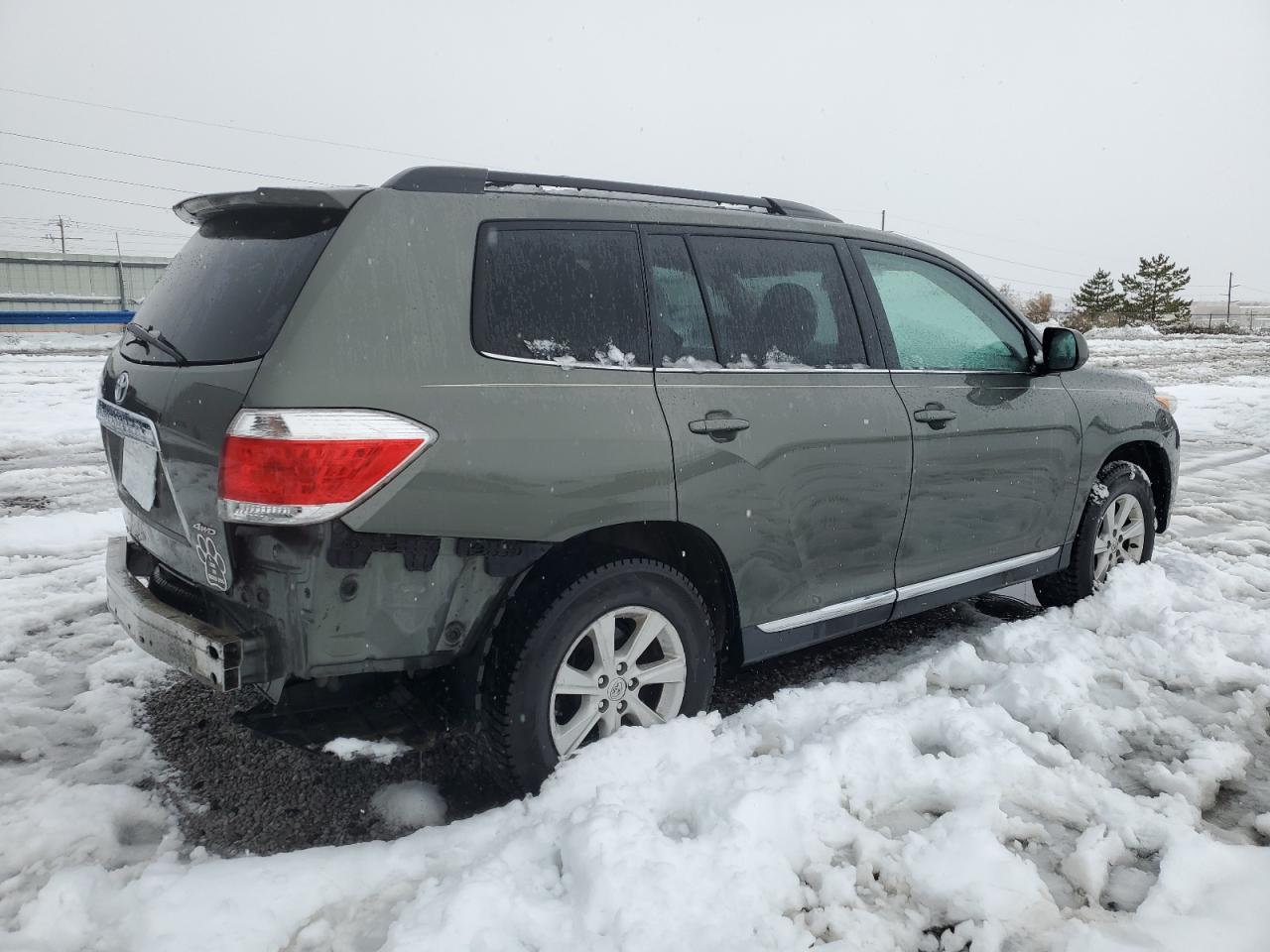 2012 Toyota Highlander VIN 5TDBK3EH8CS121962 Copart auction photo, rear end damage thumbnail 3