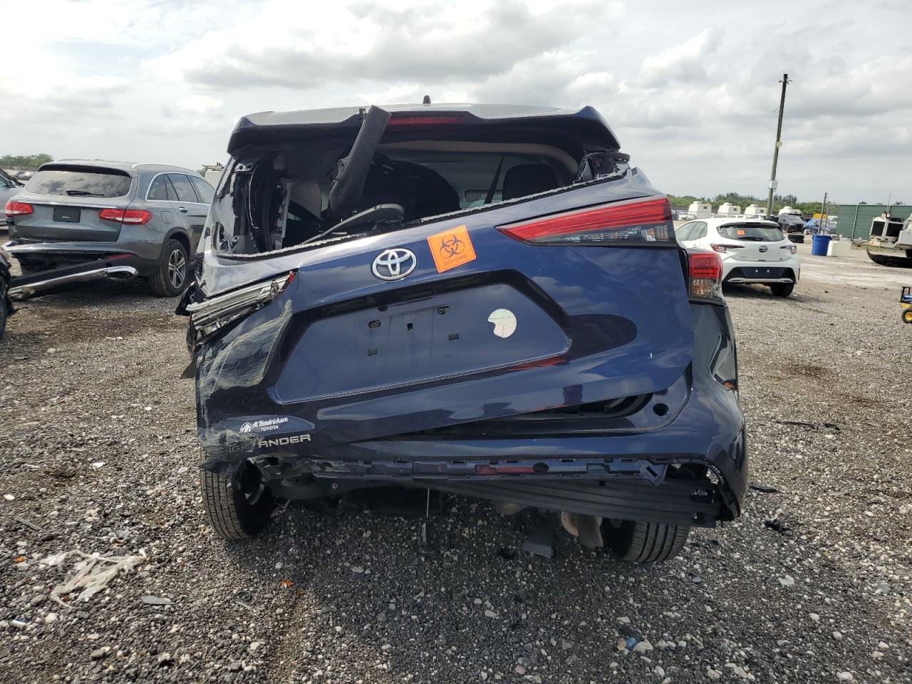 2022 Toyota Highlander VIN 5TDCZRAH3NS555752 Copart auction photo, all over damage thumbnail 6