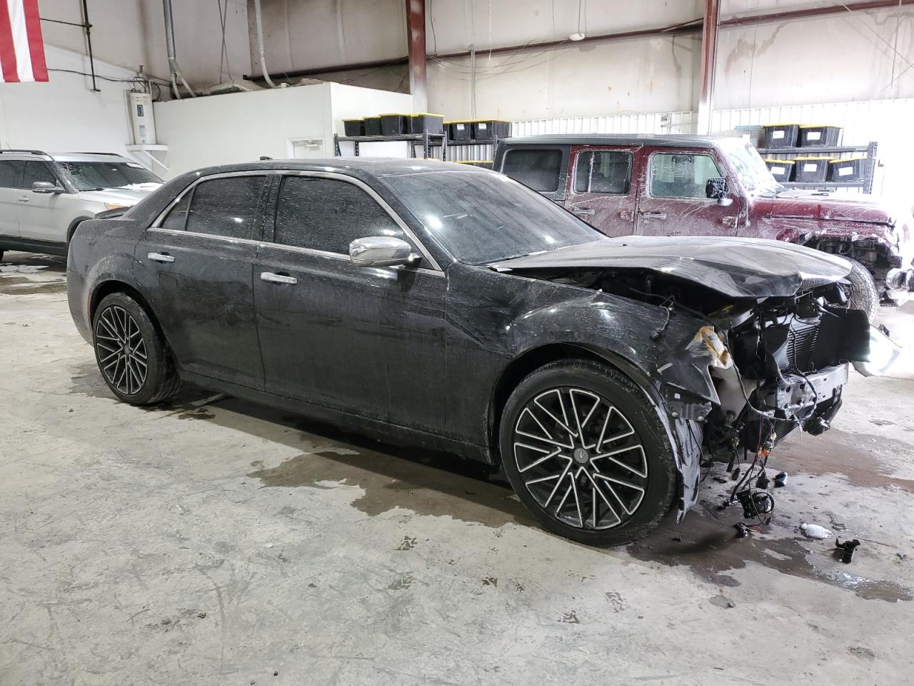2015 Chrysler 300 VIN 2C3CCAKG1FH808600 Copart auction photo, front end / minor dent/scratches damage thumbnail 4