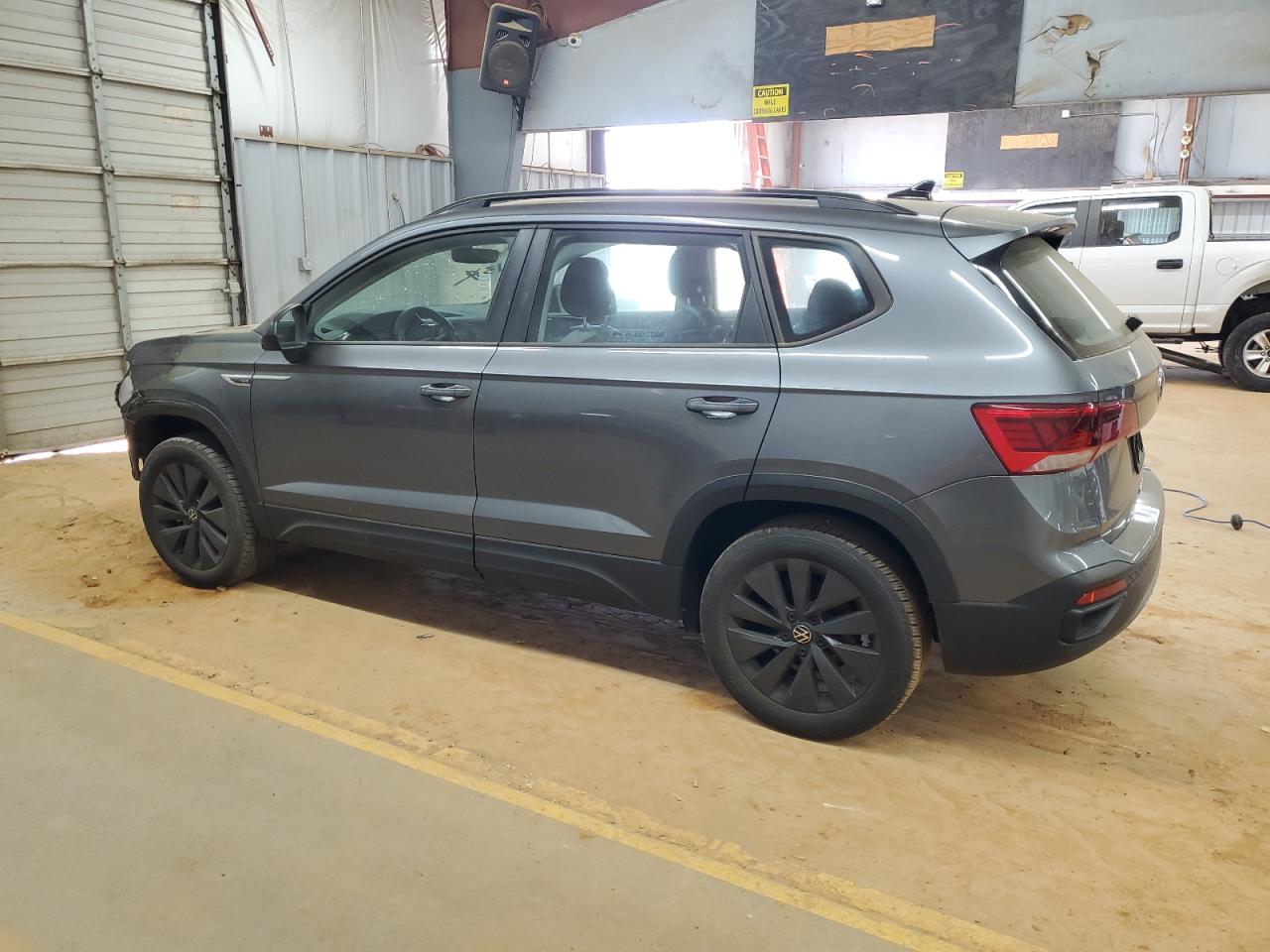 2024 Volkswagen Taos VIN 3VV5X7B25RM022418 Copart auction photo, burn damage thumbnail 2