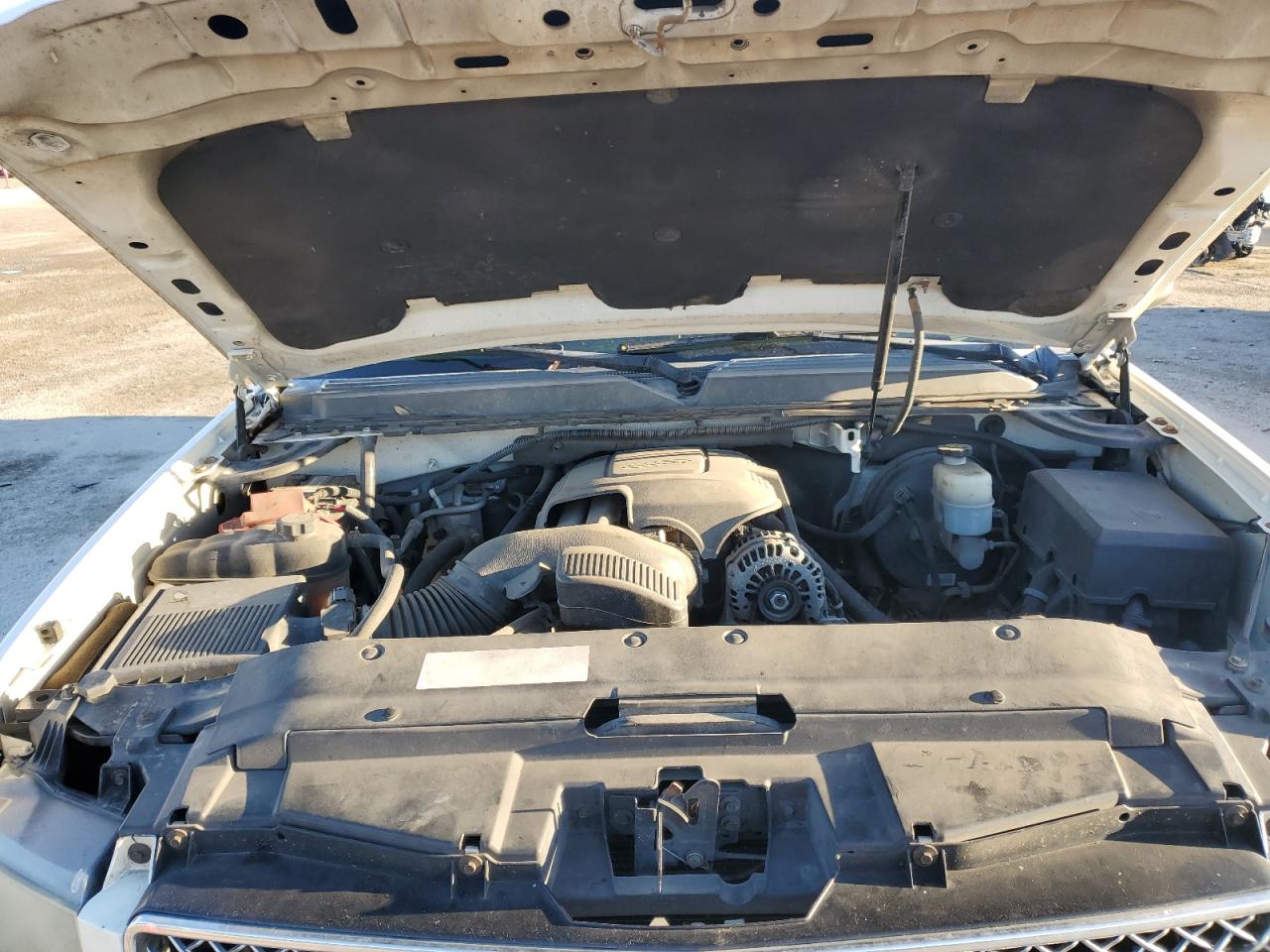 2010 Chevrolet Avalanche VIN 3GNNCGE0XAG257069 Copart auction photo, all over damage thumbnail 11