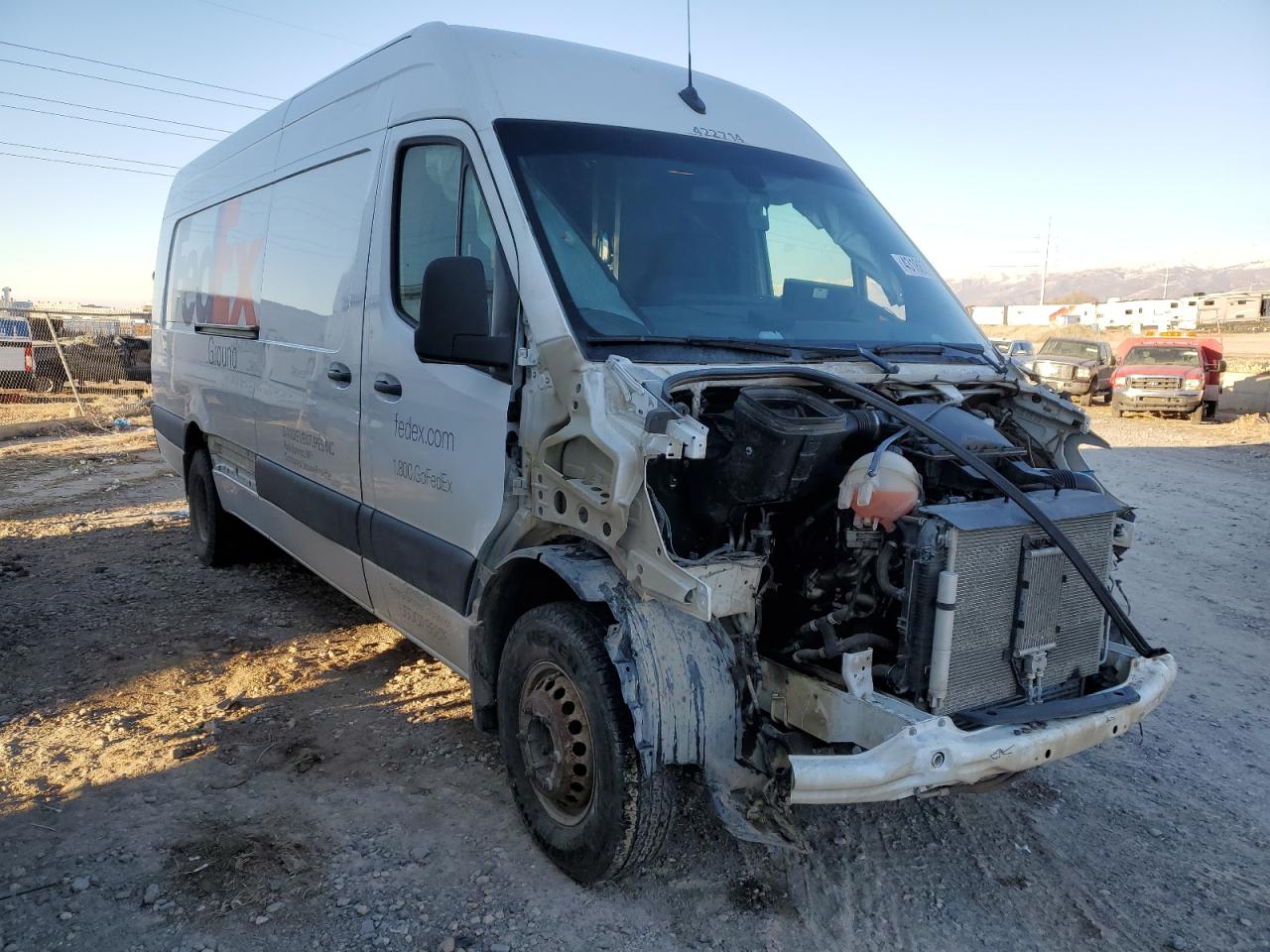 2019 Mercedes-Benz Sprinter VIN WD3PF1CD3KP080867 Copart auction photo, side / front end damage thumbnail 4