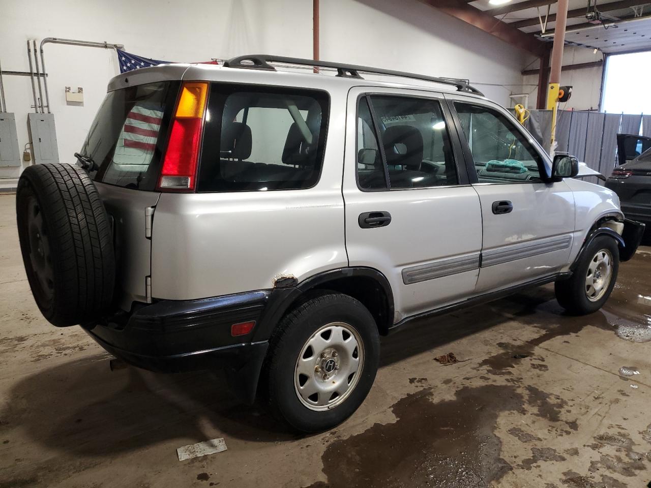 1999 Honda CR-V VIN JHLRD184XXC058895 Copart auction photo, front end / rear end damage thumbnail 3