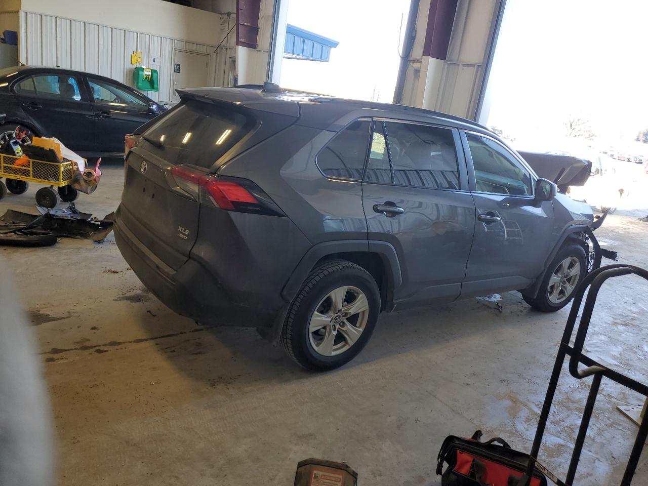 2019 Toyota RAV 4 VIN 2T3P1RFV6KC023723 Copart auction photo, front end / rear end damage thumbnail 3