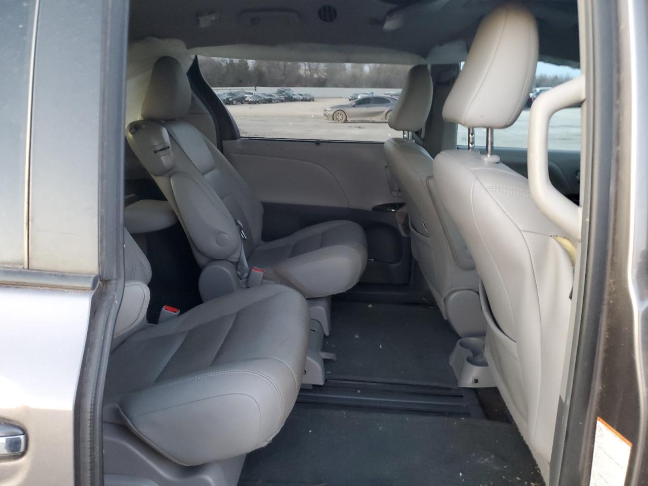 2017 Toyota Sienna VIN 5TDYZ3DC7HS787049 Copart auction photo, front end / minor dent/scratches damage thumbnail 11