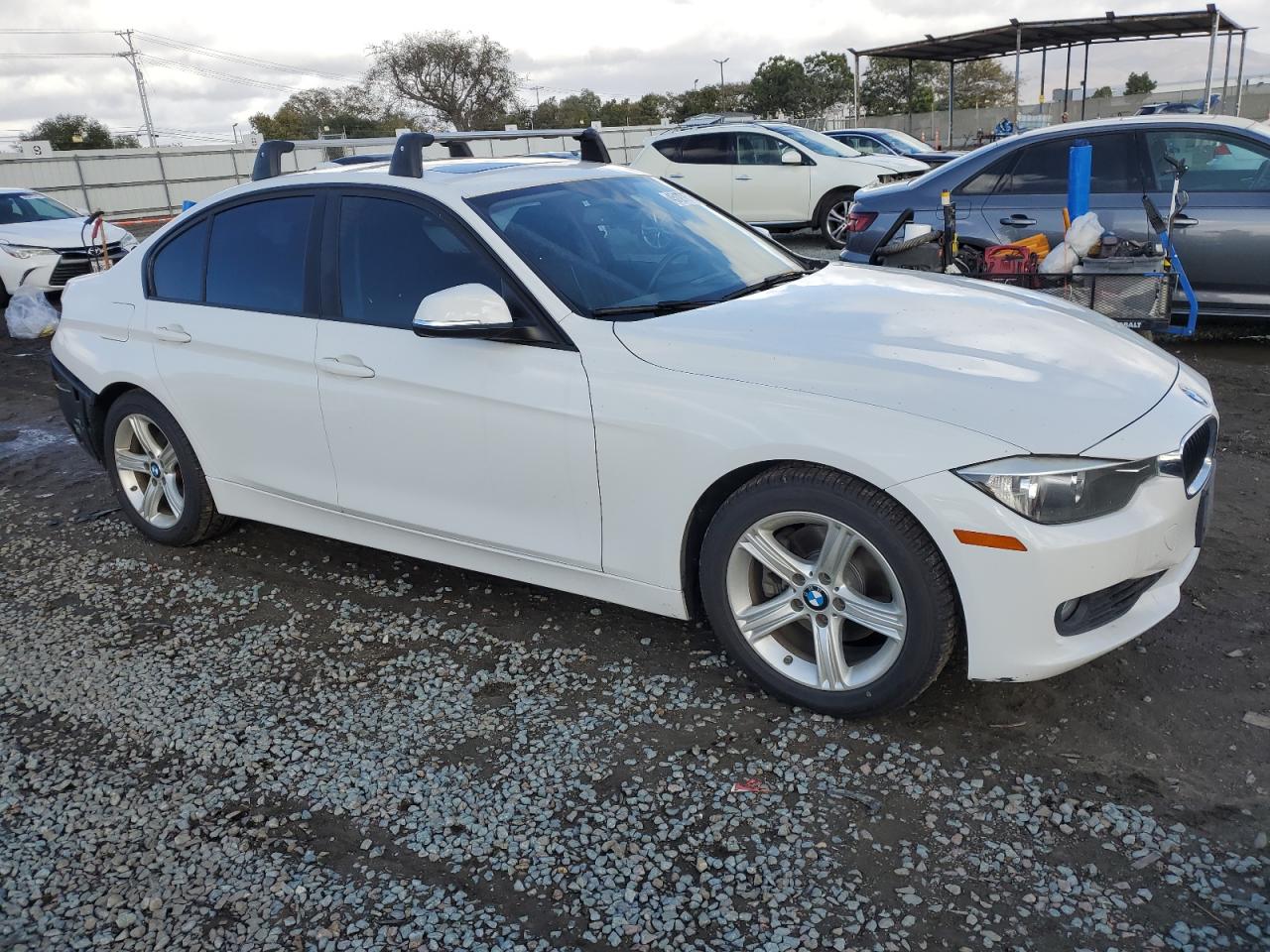 2013 BMW 3er VIN WBA3C1C58DF435558 Copart auction photo, rear end damage thumbnail 4