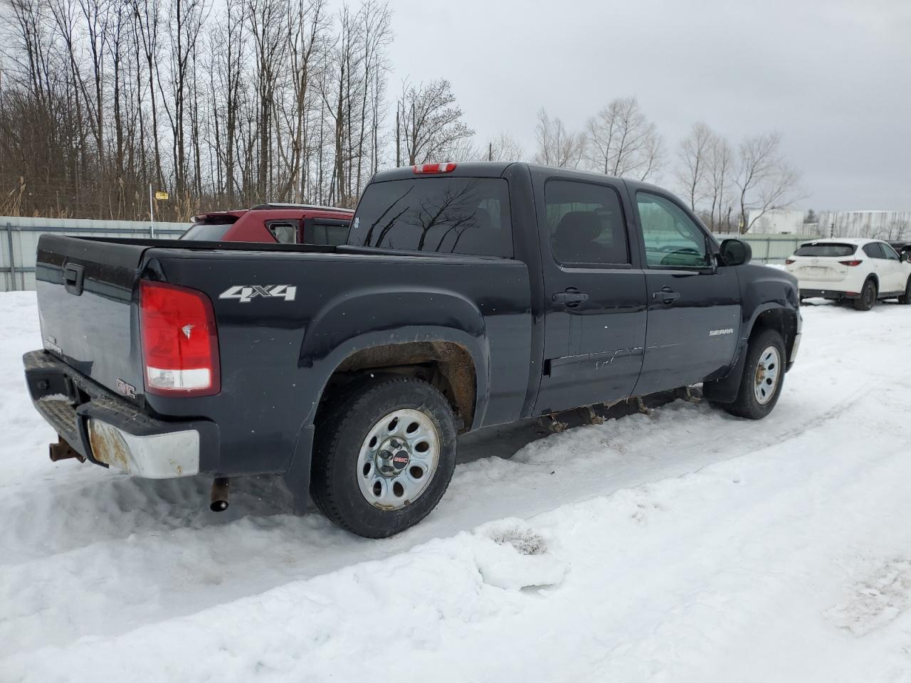 2011 GMC Sierra VIN 3GTP2UEA6BG317328 Copart auction photo, minor dent/scratches damage thumbnail 3