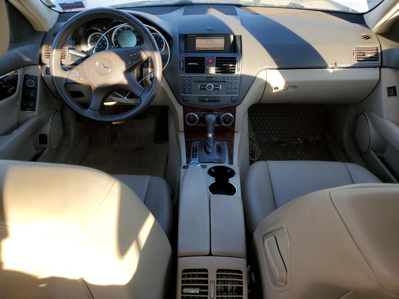 2011 Mercedes-Benz C-klasse VIN WDDGF8BB0BR161401 Copart auction photo, front end damage thumbnail 8