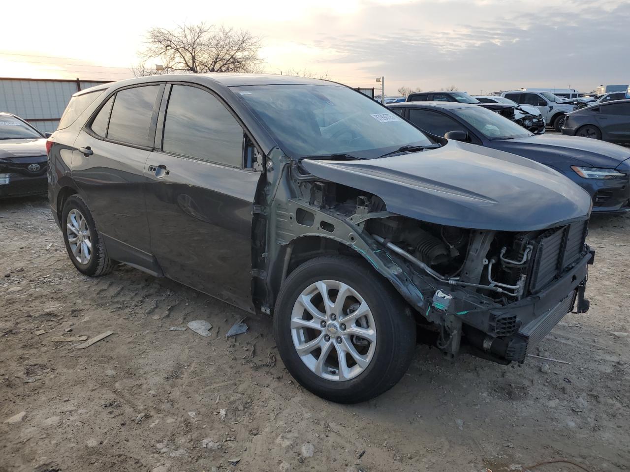 2018 Chevrolet Equinox VIN 2GNAXHEV4J6311112 Copart auction photo, front end damage thumbnail 4