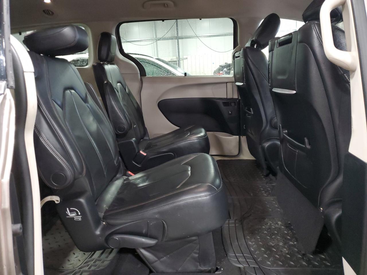 2017 Chrysler Pacifica VIN 2C4RC1EG9HR684039 Copart auction photo, front end / side damage thumbnail 11