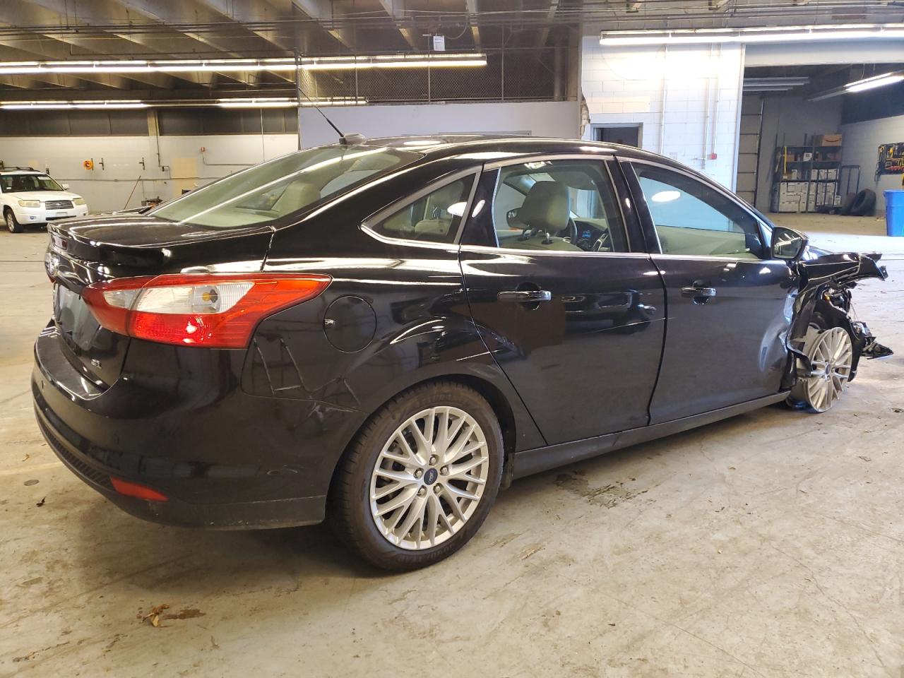2012 Ford Focus VIN 1FAHP3H29CL253445 Copart auction photo, front end / side damage thumbnail 3
