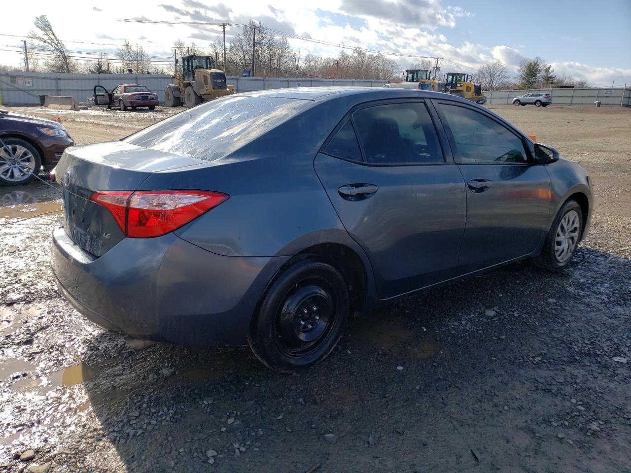 2018 Toyota Corolla VIN 2T1BURHE8JC040061 Copart auction photo, rear end / minor dent/scratches damage thumbnail 3