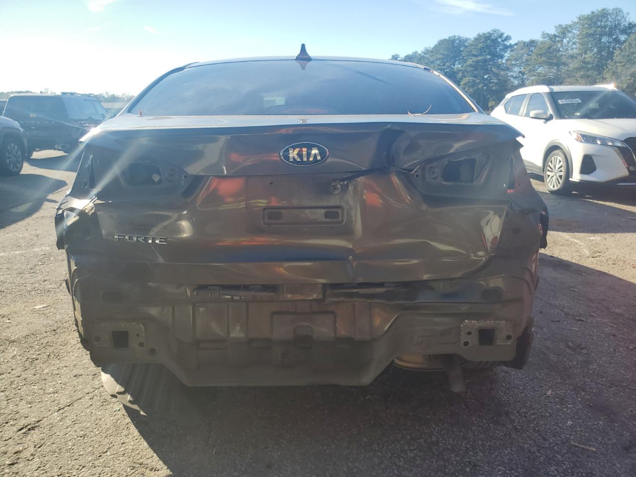 2015 KIA Forte VIN KNAFX4A63F5345516 Copart auction photo, front end damage thumbnail 6